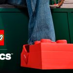 LEGO y Crocs anuncian colaboración para llevar el calzado a cuadros