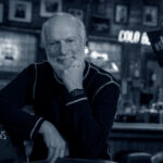 Muere James Burrows, cocreador de Cheers y director en Friends, Taxi y The Big Bang Theory